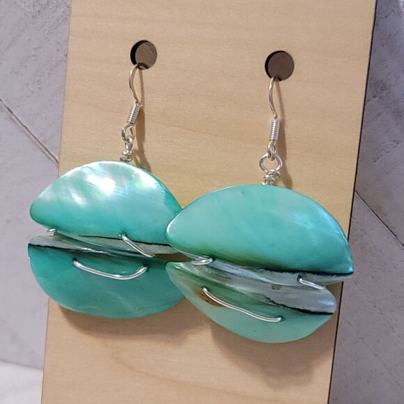 Upcycled Green Shell Dangle Earrings – Eco-Friendly Ocean-Inspired Jewelry - Picture 3 of 4